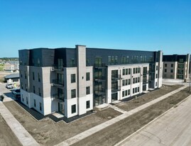 2335 SE Glacier Trl in Waukee, IA - Building Photo