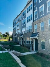 607 Mkt Grv Dr in Wake Forest, NC - Foto de edificio - Building Photo