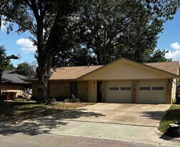 3318 Kingfisher Ln in Denton, TX - Building Photo