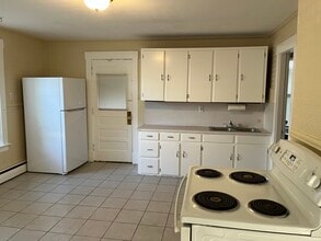 1 Rice St, Unit Apt. 2 in Claremont, NH - Building Photo - Building Photo