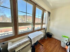 335 S Huntington Ave, Unit 10 in Boston, MA - Building Photo - Building Photo