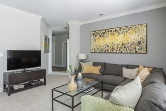 Residences at Steele Road in West Hartford, CT - Building Photo - Building Photo