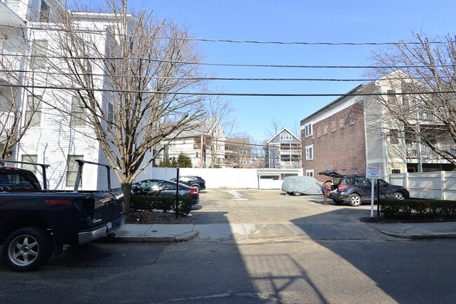 23 Cameron St, Unit 2