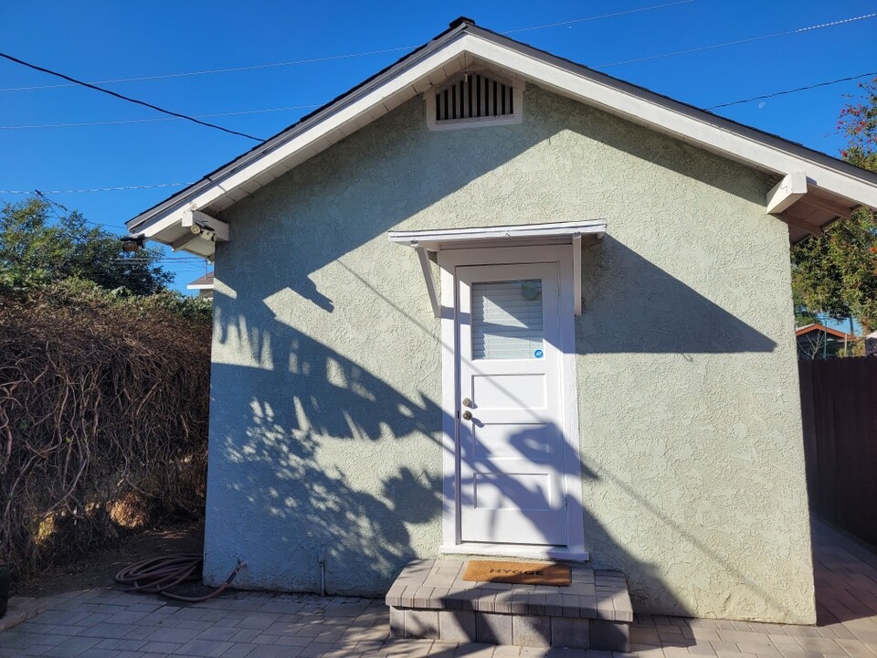 1427 Warren Ave in Long Beach, CA - Foto de edificio