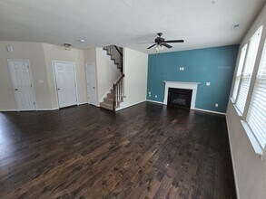 927 Hugh Ln in Chesapeake, VA - Building Photo - Building Photo