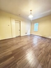 37 W Dorrance St in Kingston, PA - Foto de edificio - Building Photo