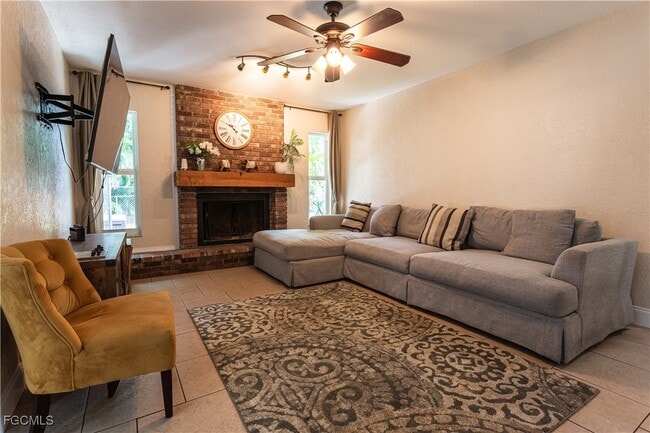 property at 1453 Claret Ct