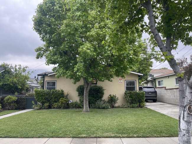 715 W Colorado Blvd, Unit 715 in Monrovia, CA - Foto de edificio - Building Photo