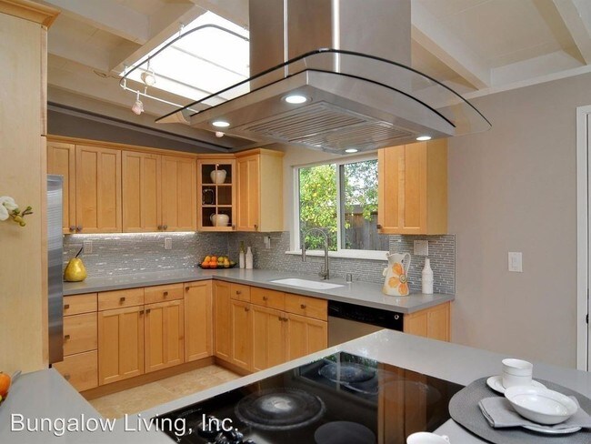 710 Telford Ave in Mountain View, CA - Foto de edificio - Building Photo