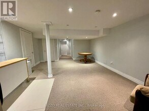 455 Oak Park Ave in Toronto, ON - Building Photo - Building Photo