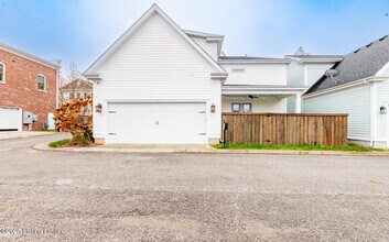 9413 Civic Way in Prospect, KY - Building Photo - Building Photo
