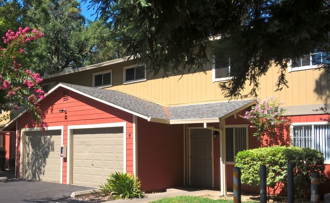 Pomona Townhomes in Chico, CA - Building Photo