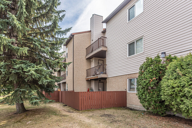 TARA Condominum in Edmonton, AB - Building Photo - Building Photo