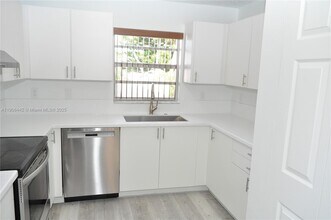 13492 SW 38th Ln in Miami, FL - Building Photo - Building Photo