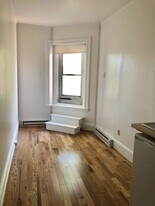 1067 Beacon St, Unit 9 in Brookline, MA - Building Photo