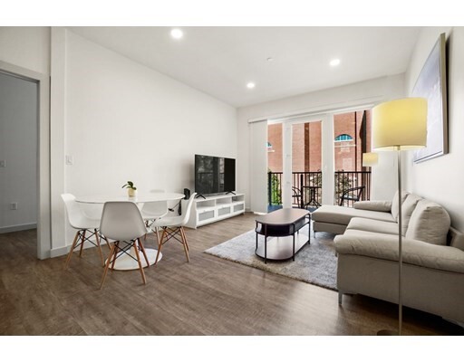 2451 Washington St-Unit -305 in Boston, MA - Building Photo