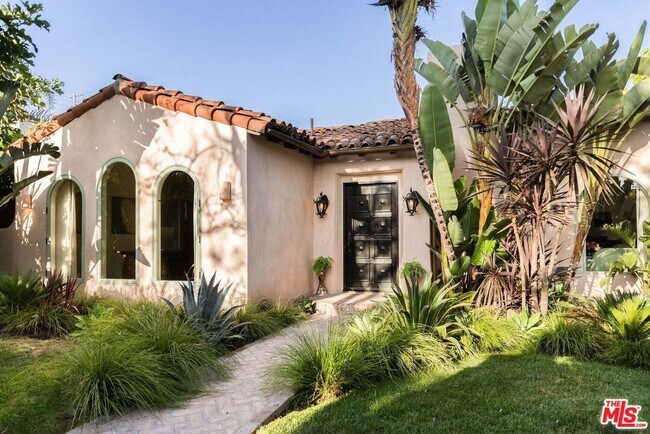 property at 740 N Alta Vista Blvd