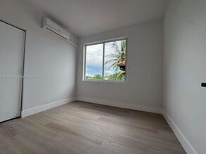 2425 SW 6th St in Miami, FL - Building Photo - Building Photo