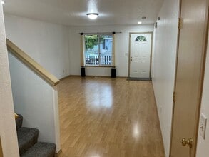 9240 N Mohawk Ave in Portland, OR - Building Photo - Building Photo