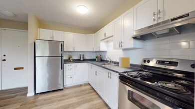 Parkdale Manor in Sarnia, ON - Building Photo - Building Photo