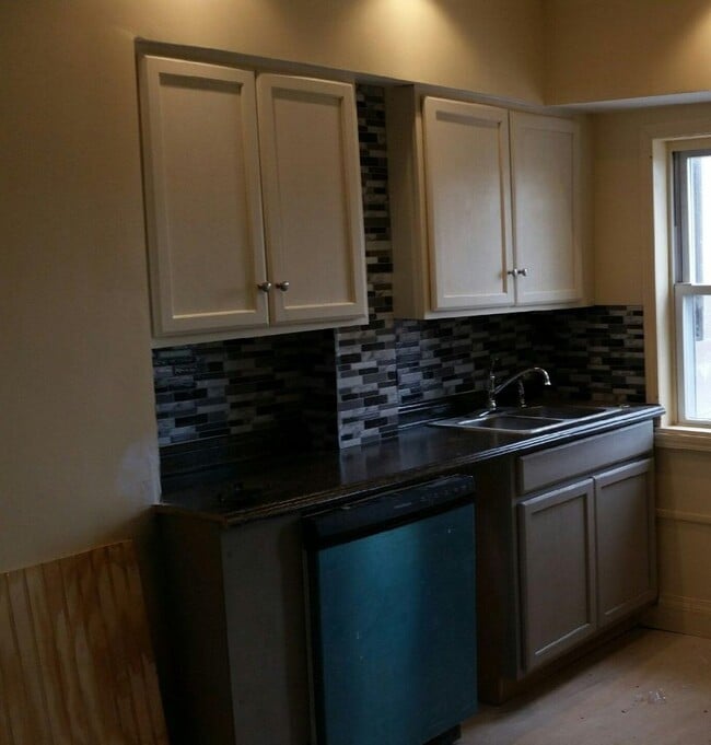 3533 Butler St, Unit 2nd floor