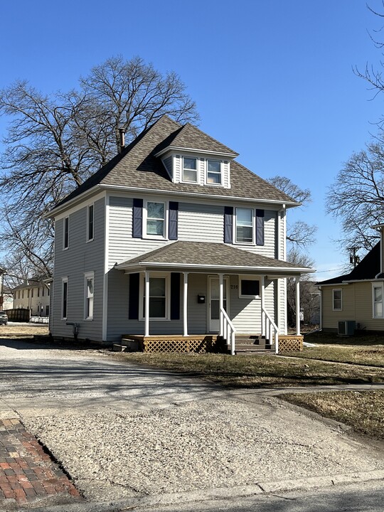 216 Washington Ave in Ames, IA - Building Photo