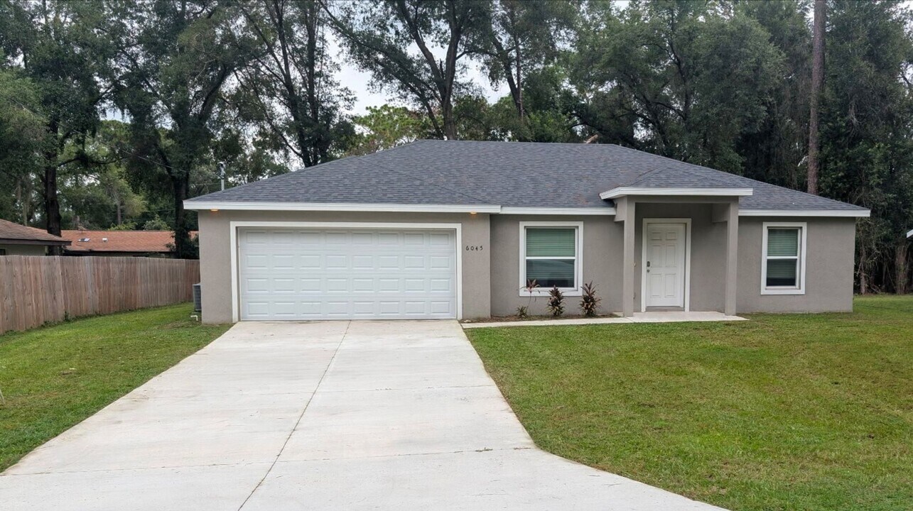 6045 E Marble Ln in Inverness, FL - Building Photo