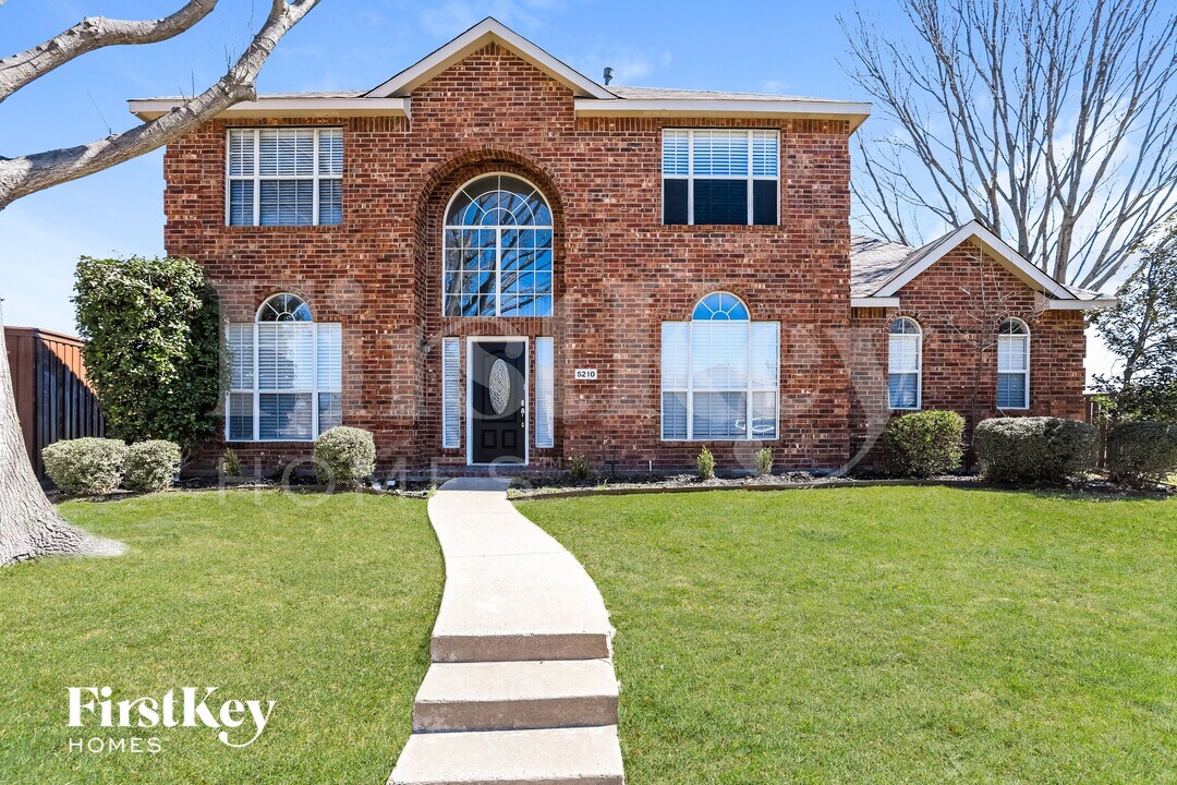 5210 Orlando Cir in Rowlett, TX - Building Photo