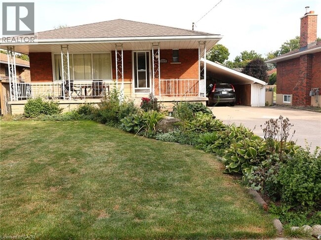 property at 159 W 26th St