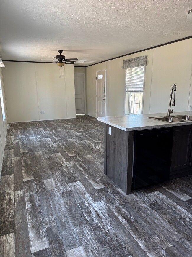 8 Saratoga Dr in Halfmoon, NY - Building Photo - Building Photo