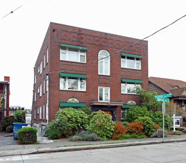 Shorecrest Apartments in Seattle, WA - Building Photo - Building Photo