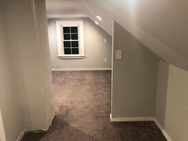 18 Lubrano Pl in Norwalk, CT - Building Photo