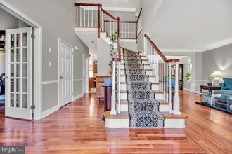 14 Penrose Ln in West Windsor Township, NJ - Foto de edificio - Building Photo