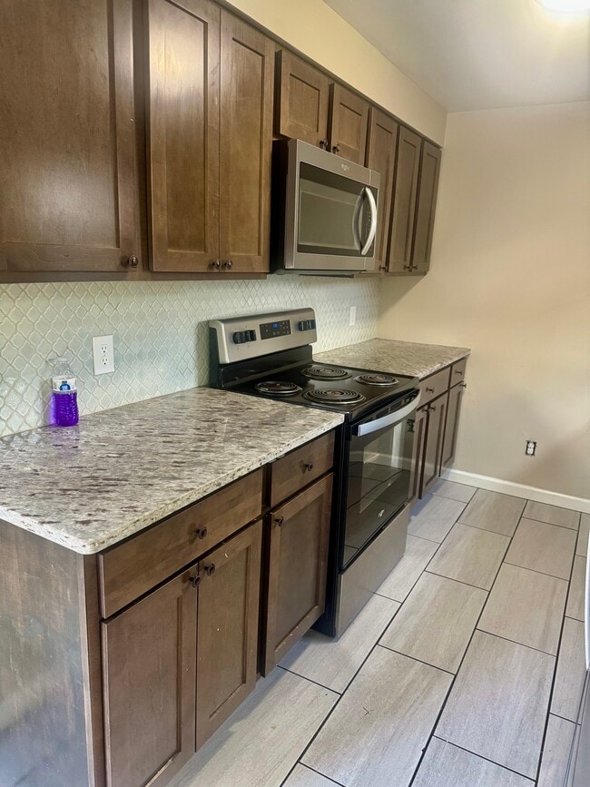 56 Hyacinth St in Providence, RI - Building Photo - Building Photo