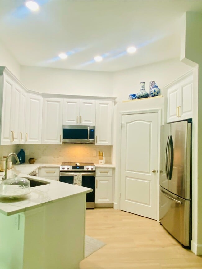 705 Seagate Dr in Tampa, FL - Building Photo - Building Photo