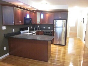 202 W 9th St in Boston, MA - Building Photo - Building Photo
