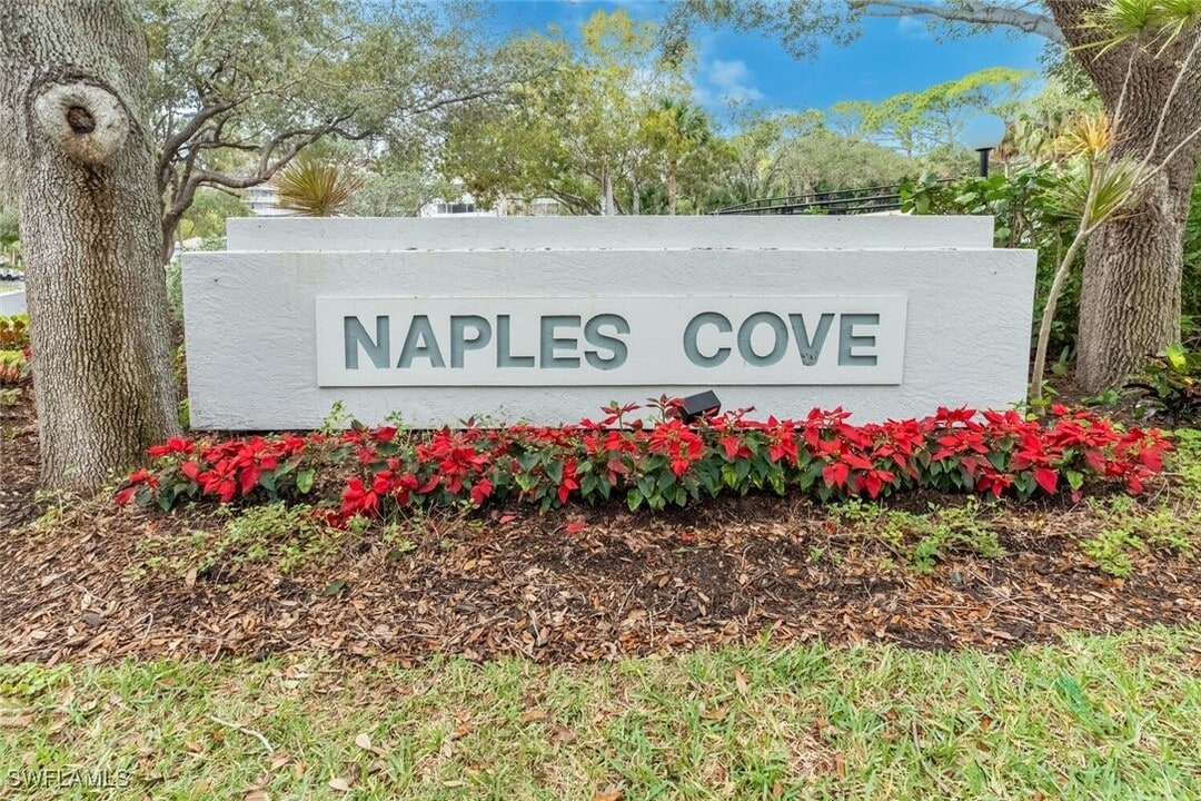 270 Naples Cove Dr in Naples, FL - Building Photo