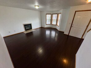 13821 SE Red Sunset Ave in Clackamas, OR - Foto de edificio - Building Photo