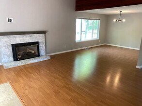 15930 NE 106th St in Redmond, WA - Building Photo - Building Photo