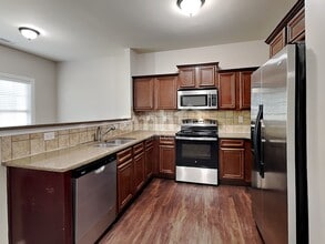5203 Catrina Way in Buford, GA - Building Photo - Building Photo