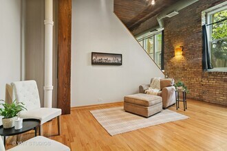 2510 N Wayne Ave in Chicago, IL - Building Photo - Building Photo