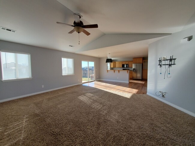 7410 Golden Trail in Klamath Falls, OR - Building Photo - Building Photo