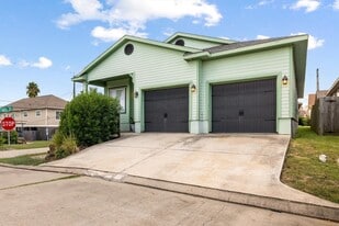 7308 Magnolia Blossom in Galveston, TX - Building Photo