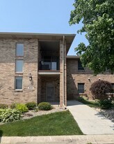 946 Elm Dr, Unit 946