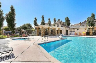 105 Esplanade Cir in Folsom, CA - Building Photo - Building Photo
