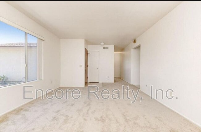10420 Greenford Dr in San Diego, CA - Building Photo - Building Photo