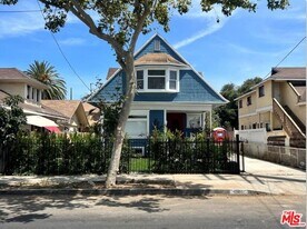 1383 W 23rd St in Los Angeles, CA - Building Photo