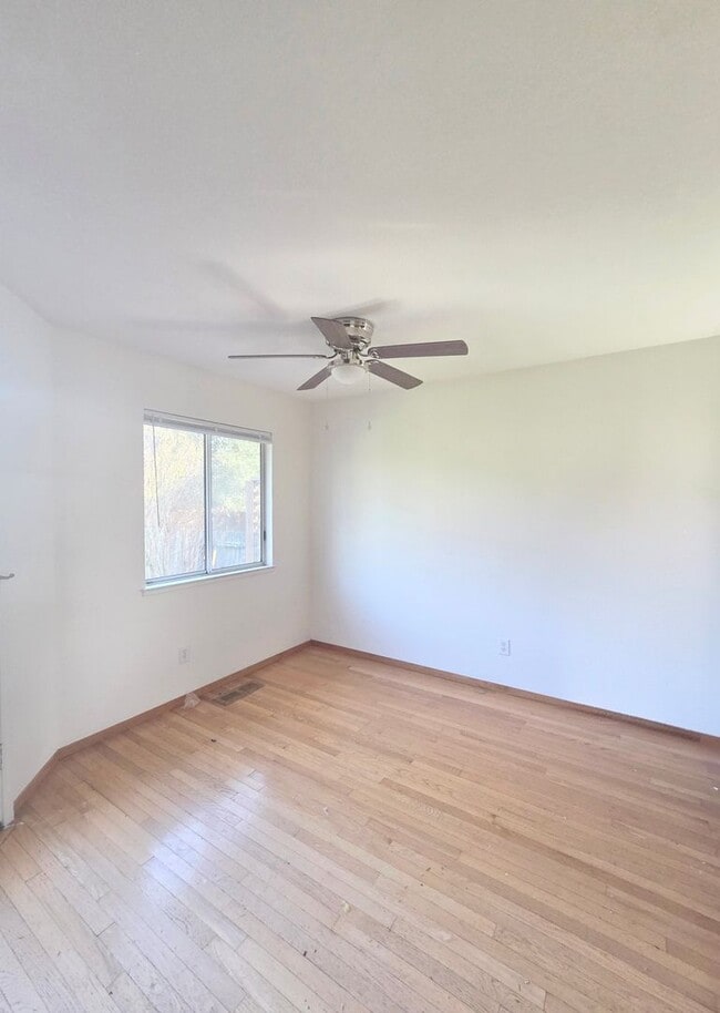 126 Keyt Way in Cotati, CA - Building Photo - Building Photo