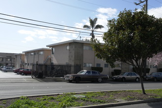 Orchard Apartments in Hayward, CA - Foto de edificio - Building Photo