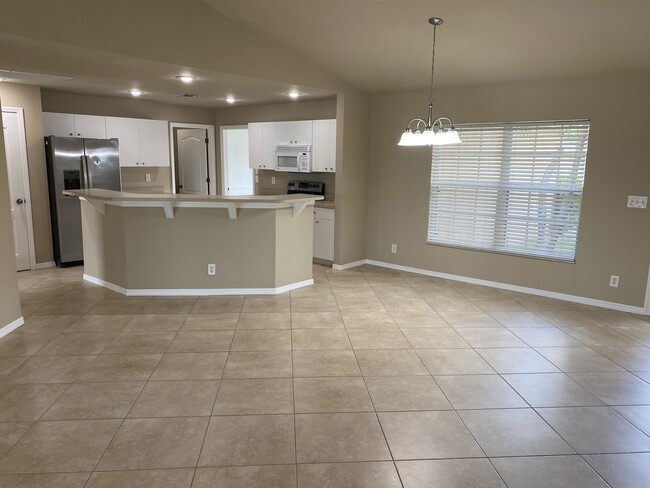 638 NE Juanita Pl in Cape Coral, FL - Building Photo - Building Photo